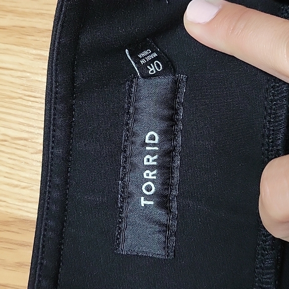 Torrid CAPRI LEGGING BLACK 0R - Picture 6 of 9